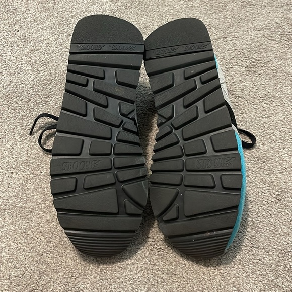 Brooks Chariot. Men’s 8.5. Grey, black, teal. - Picture 4 of 5